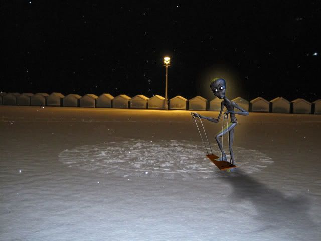 AlienSnowCircle.jpg