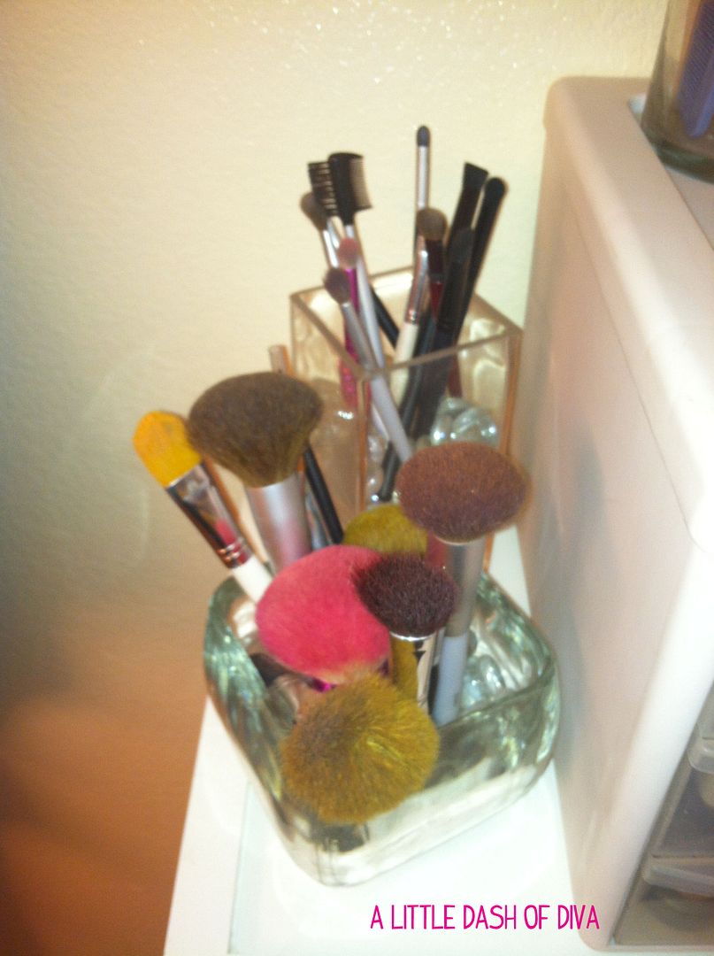 photo makeupbrushes_zps7df0cfcb.jpg