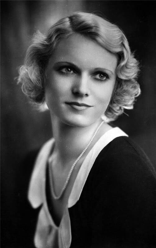 Anna_Neagle_01.jpg