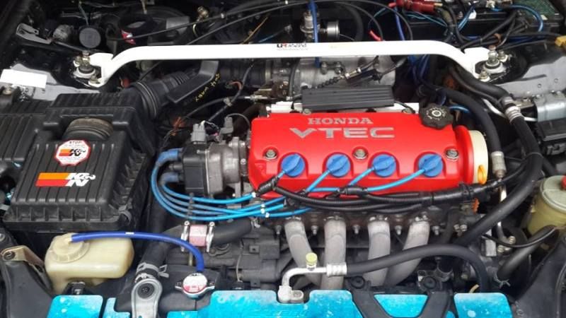 EngineBay_zpsf143e59a.jpg