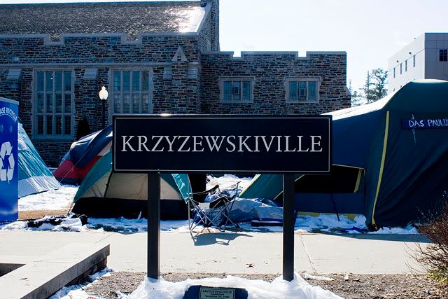 picture Snow Duke Campus