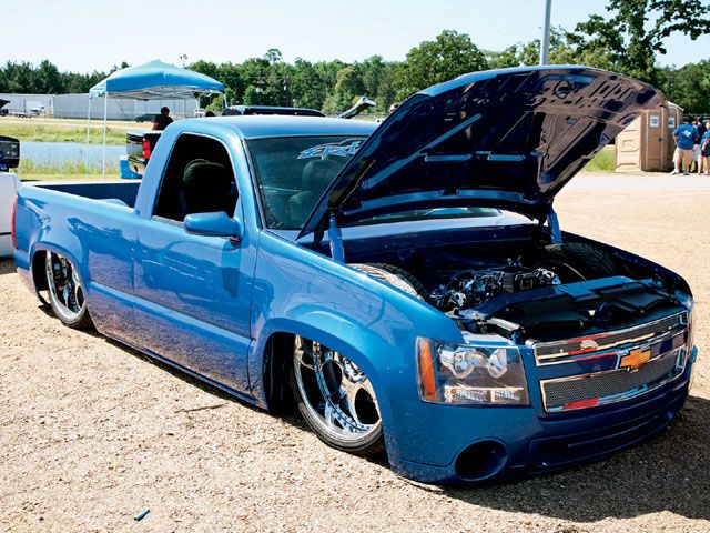 http://i127.photobucket.com/albums/p152/MCarmer84/MISCELLANEOUS/Ekstensiveunibody08Silverado26s.jpg