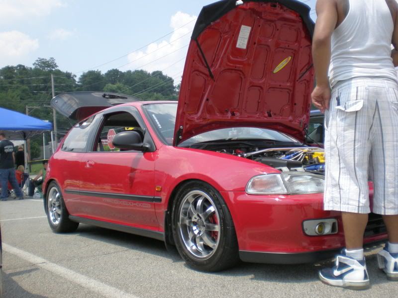 http://i127.photobucket.com/albums/p153/Jtro15/Honda-Tech%20Meet%2008/P7180009.jpg