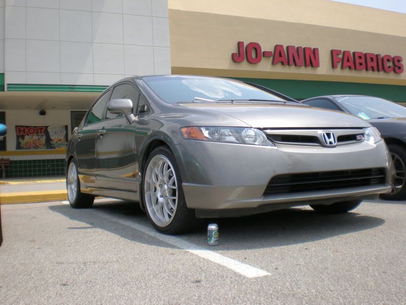 http://i127.photobucket.com/albums/p153/Jtro15/Honda-Tech%20Meet%2008/P7180012.jpg