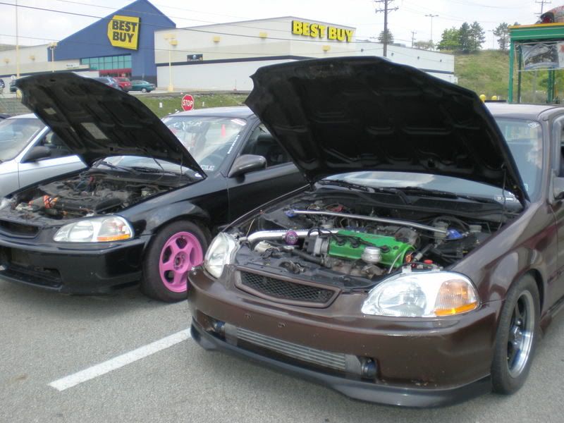 http://i127.photobucket.com/albums/p153/Jtro15/Honda-Tech%20Meet%2008/P7180016.jpg