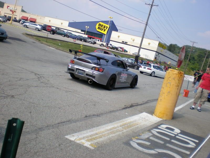 http://i127.photobucket.com/albums/p153/Jtro15/Honda-Tech%20Meet%2008/P7190031.jpg