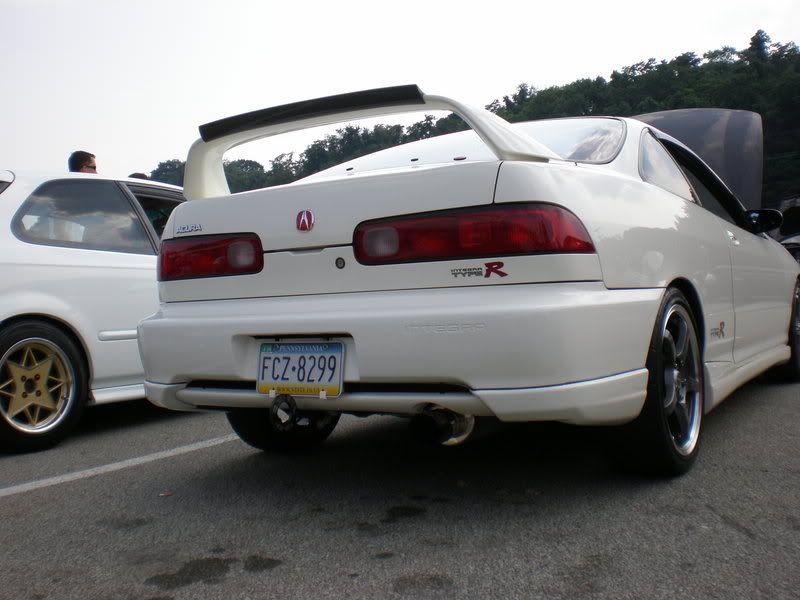 http://i127.photobucket.com/albums/p153/Jtro15/Honda-Tech%20Meet%2008/P7190036.jpg