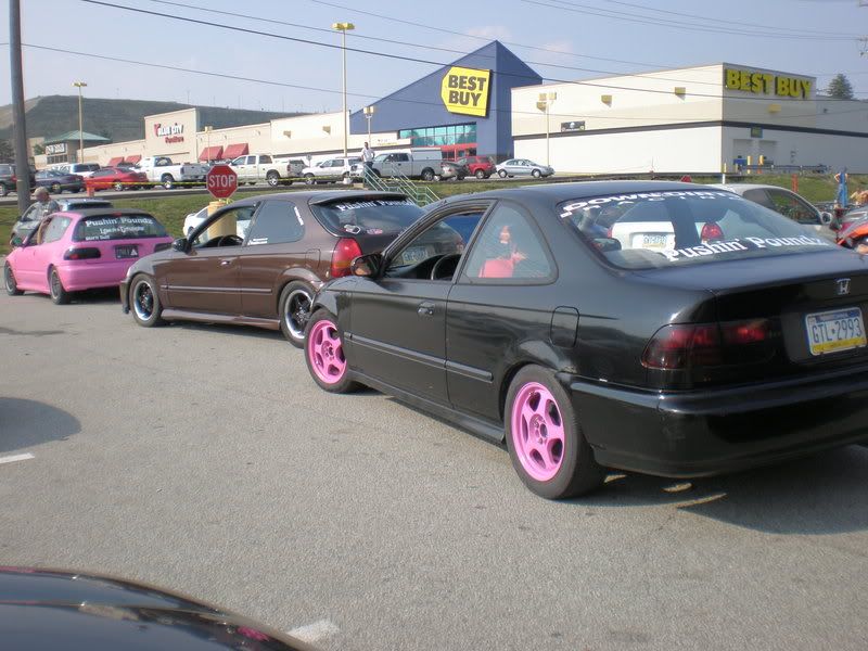 http://i127.photobucket.com/albums/p153/Jtro15/Honda-Tech%20Meet%2008/P7190044.jpg