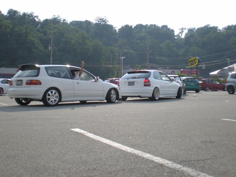 http://i127.photobucket.com/albums/p153/Jtro15/Honda-Tech%20Meet%2008/P7190046.jpg