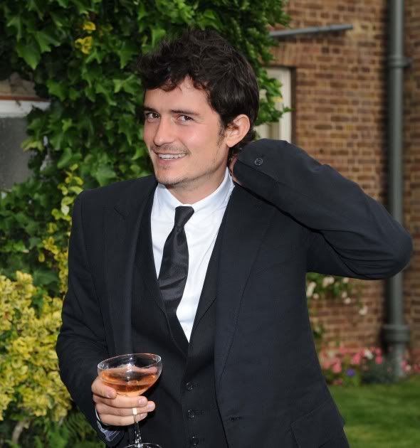 orlando bloom in suit. The Orlando Bloom Files Message Board - Suits you Sir!