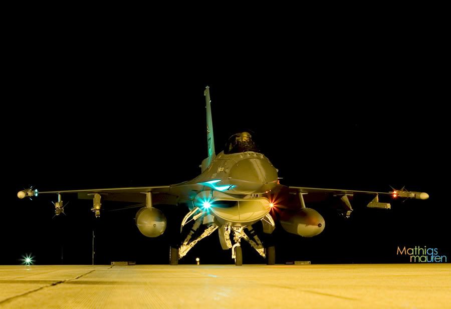 F-16_banak_2.jpg